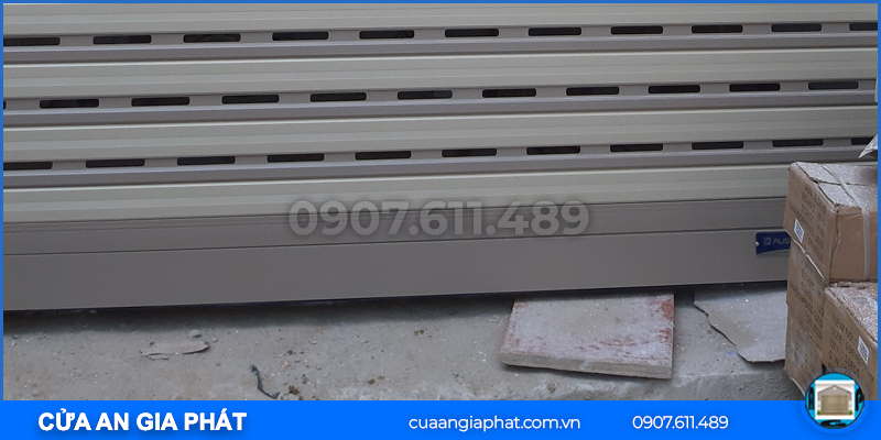 cua cuon mau c70 tai thu duc