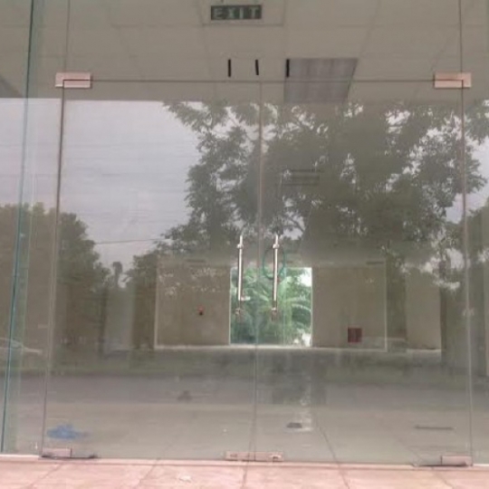 Cửa Bản Lề Sàn 04