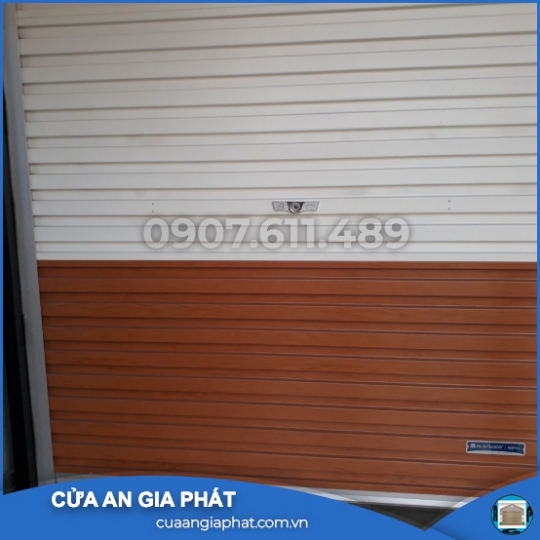 Cửa cuốn tấm liền CB